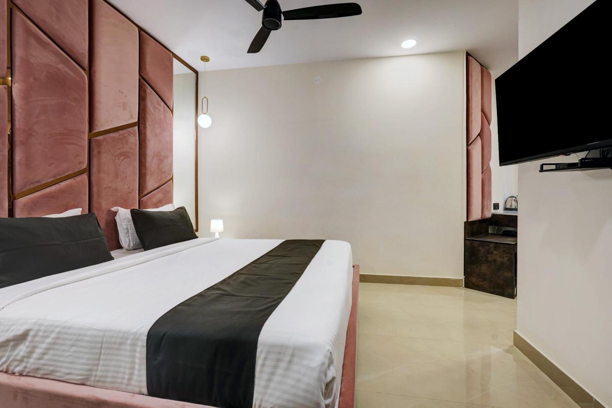 Astra Hotels & Suites - Koramangala Bangalore Exteriör bild
