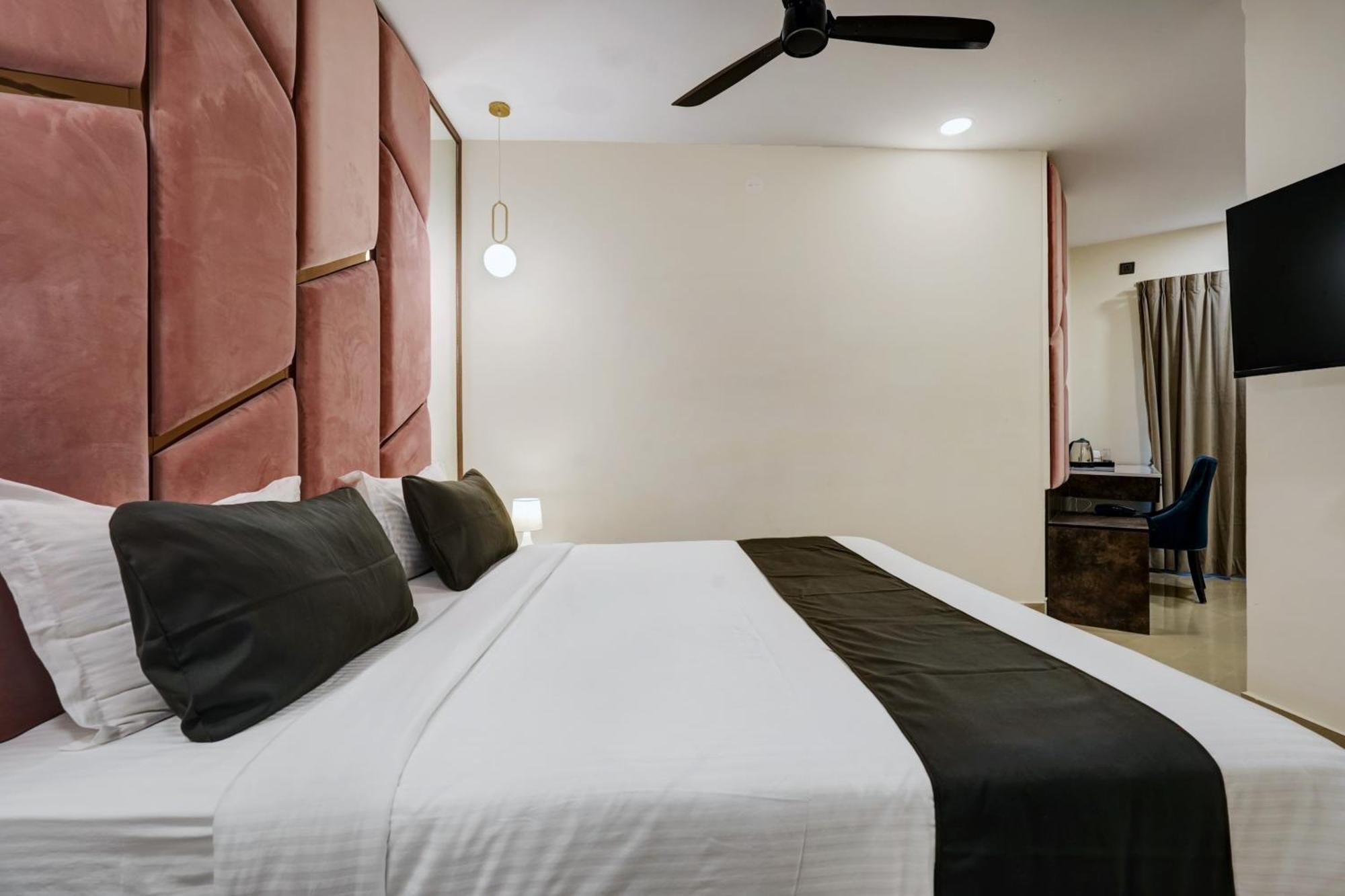 Astra Hotels & Suites - Koramangala Bangalore Exteriör bild