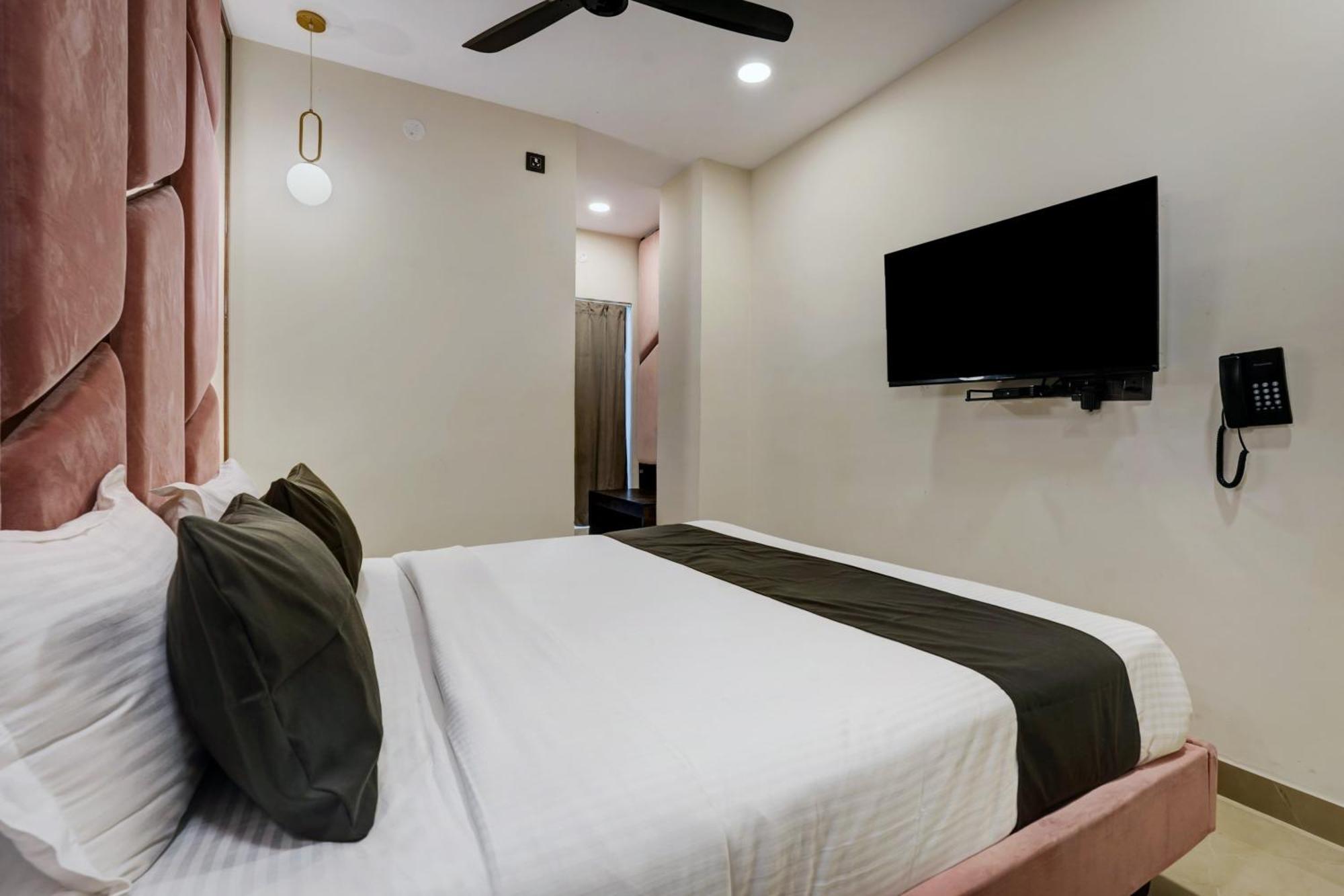 Astra Hotels & Suites - Koramangala Bangalore Exteriör bild