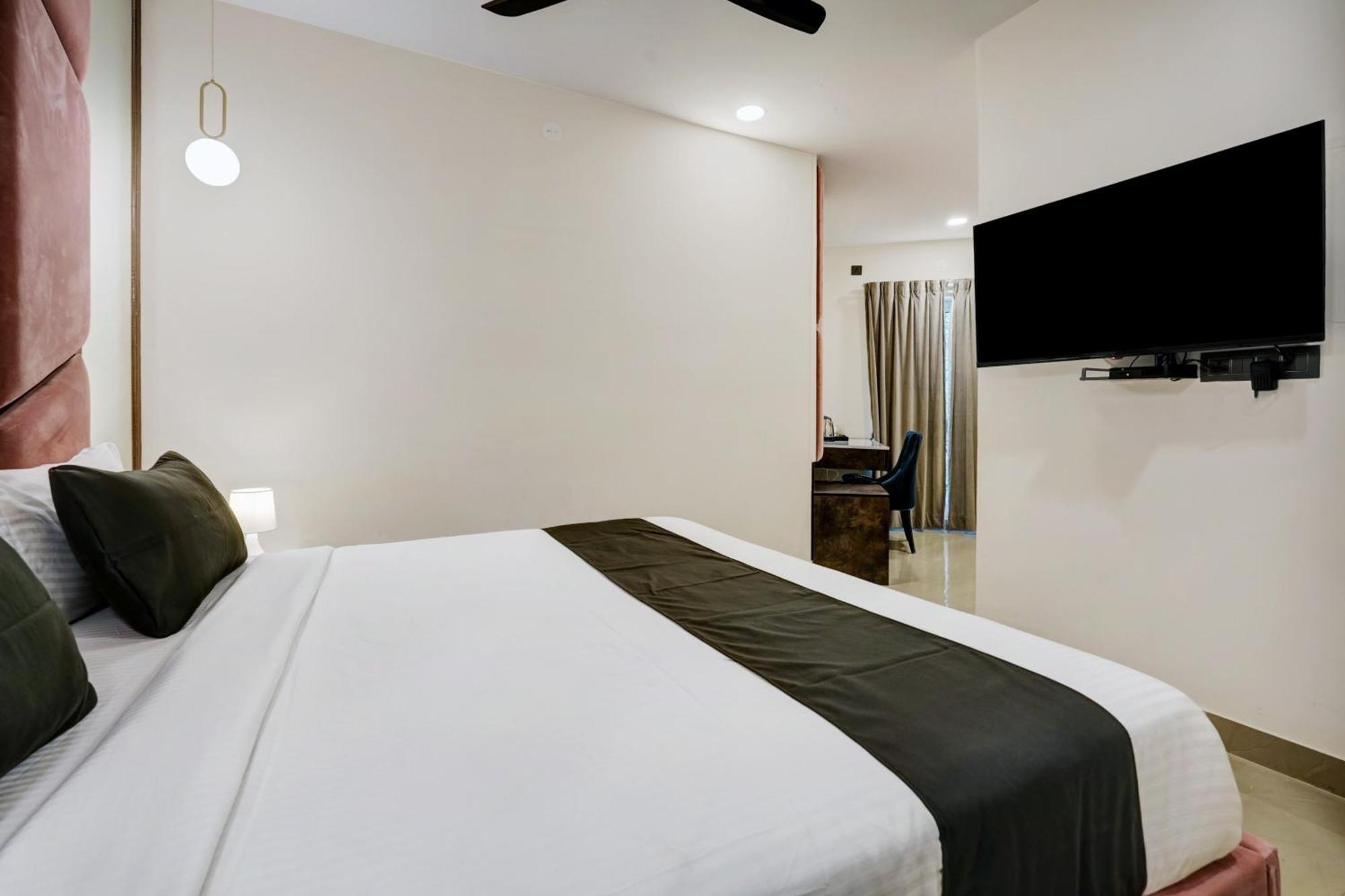 Astra Hotels & Suites - Koramangala Bangalore Exteriör bild
