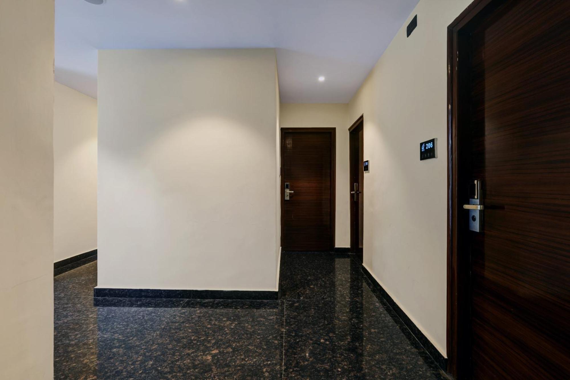 Astra Hotels & Suites - Koramangala Bangalore Exteriör bild