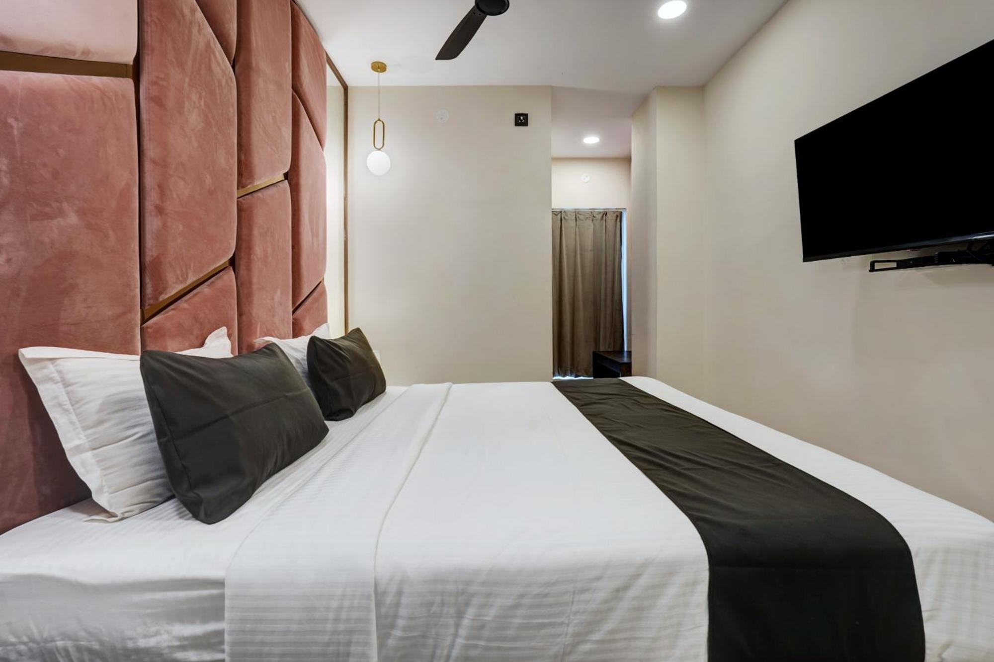 Astra Hotels & Suites - Koramangala Bangalore Exteriör bild